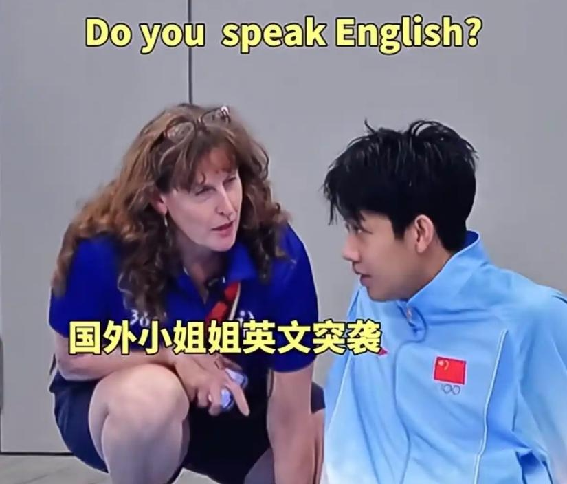 外国记者问他能不能用英语聊，他说“一点点”。然后聊了十分钟😭名古屋亚运会赛后