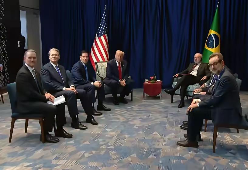 万万没想到，卢拉全程放松，无压力，反观特朗普！ 说白了，像上次特朗普对巴西加