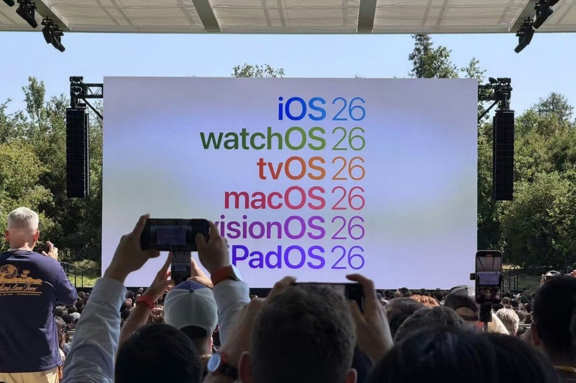 iOS26来了。真是按照年份起名，还有watchOS26、tvOS26、ma