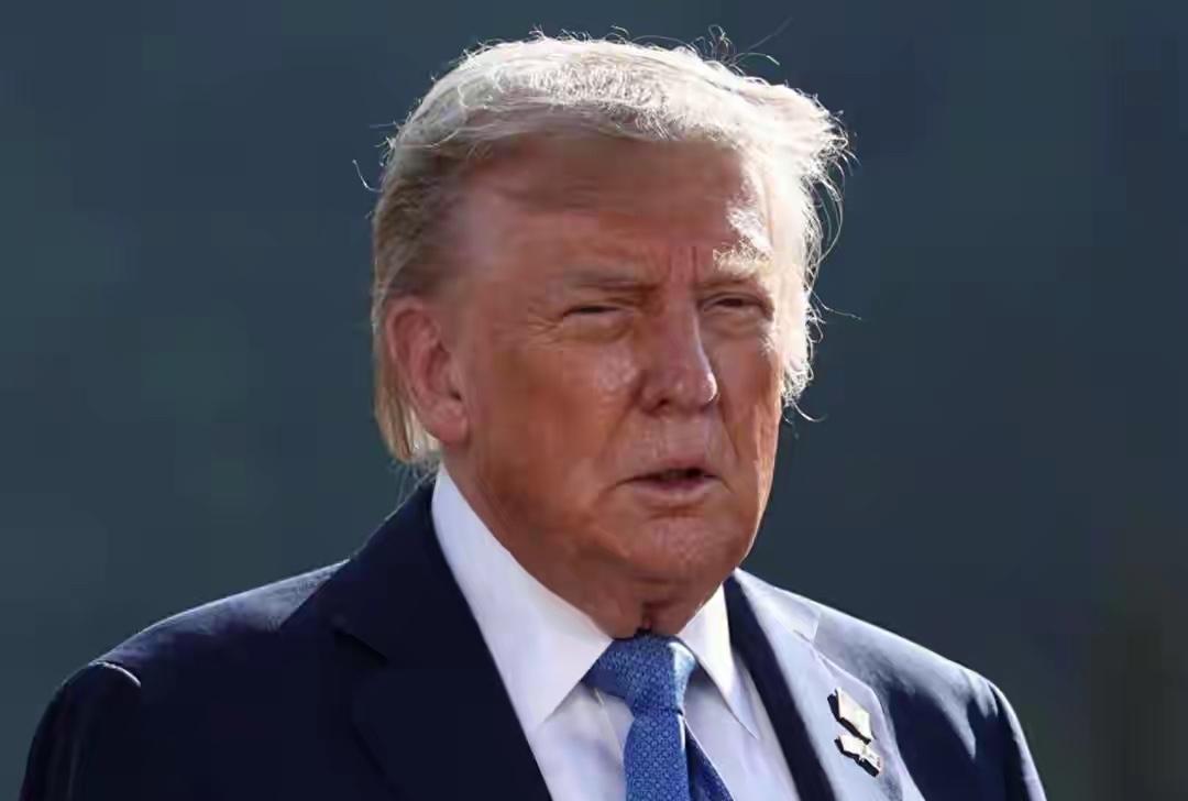 美大军集结，上百架战机出动，特朗普或不宣而战，联合国紧急介入核动力航母驶抵近