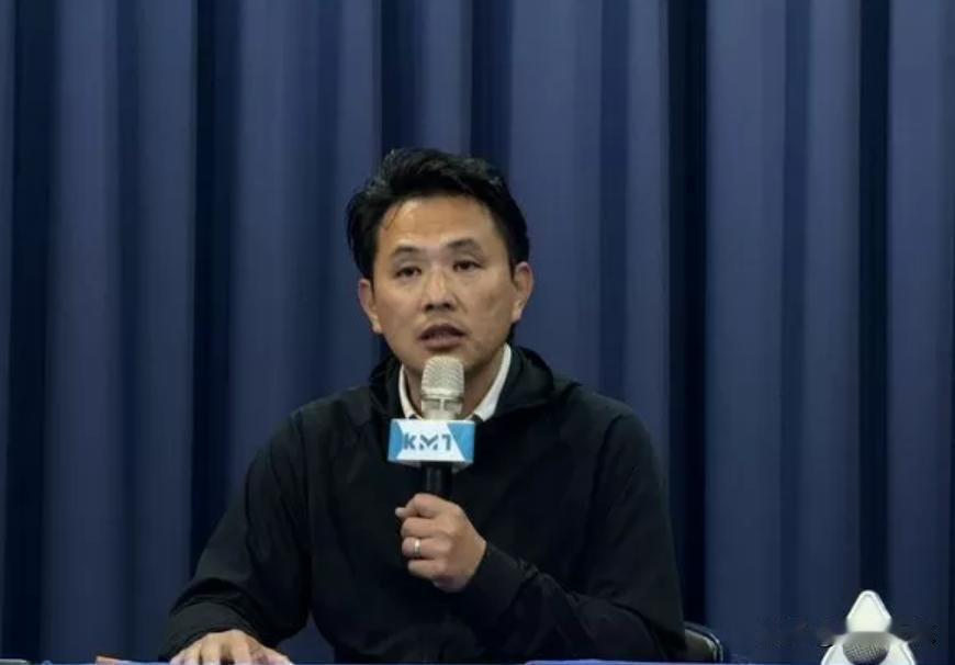 陈以信宣布退出台南市长初选全力支持谢龙介有意竞逐台南市长提名的国民党前立委