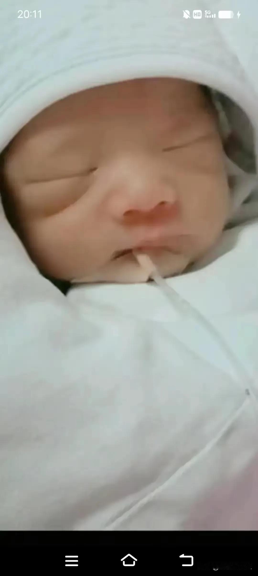 揪心！郑州新生男婴3天不睁眼，血里藏细菌命悬一线，全家拼命北上求医，走廊里的挤奶