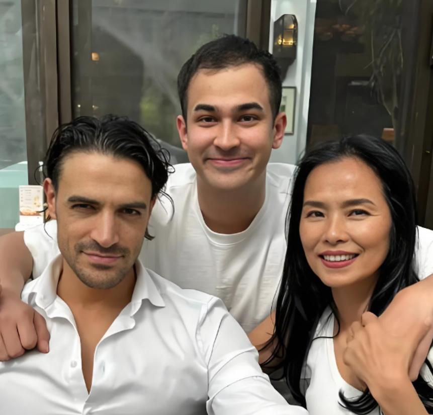歌手韦唯与瑞典前夫离婚多年，三个混血儿子意外收到一份漂洋过海而来的瑞典遗产清单。