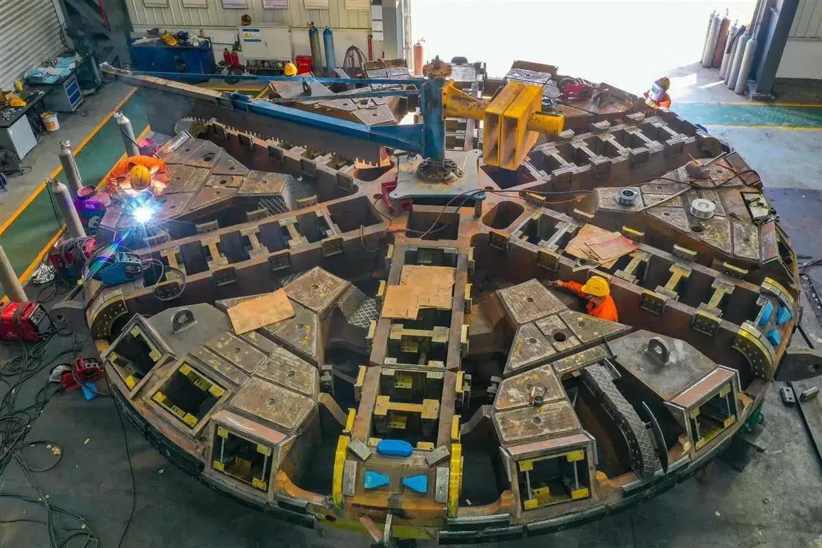 印度又闹笑话！花了10亿美元买了中国的8台盾构机，原本打算通过拆解来学习技术，结