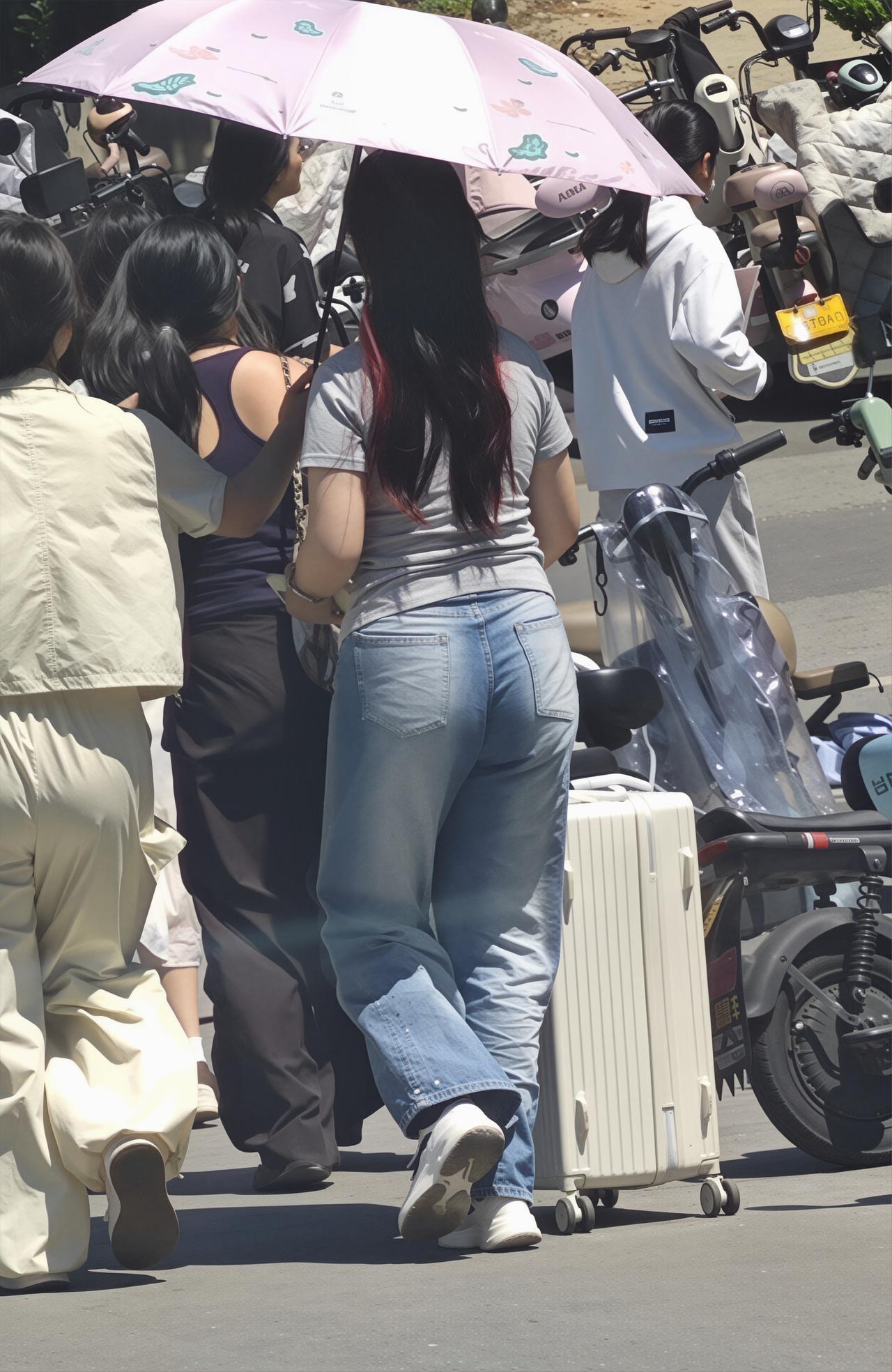 你见过美女身材好的背影多吗你见过最好看的女孩背影是什么样的我看看你们相册里的背