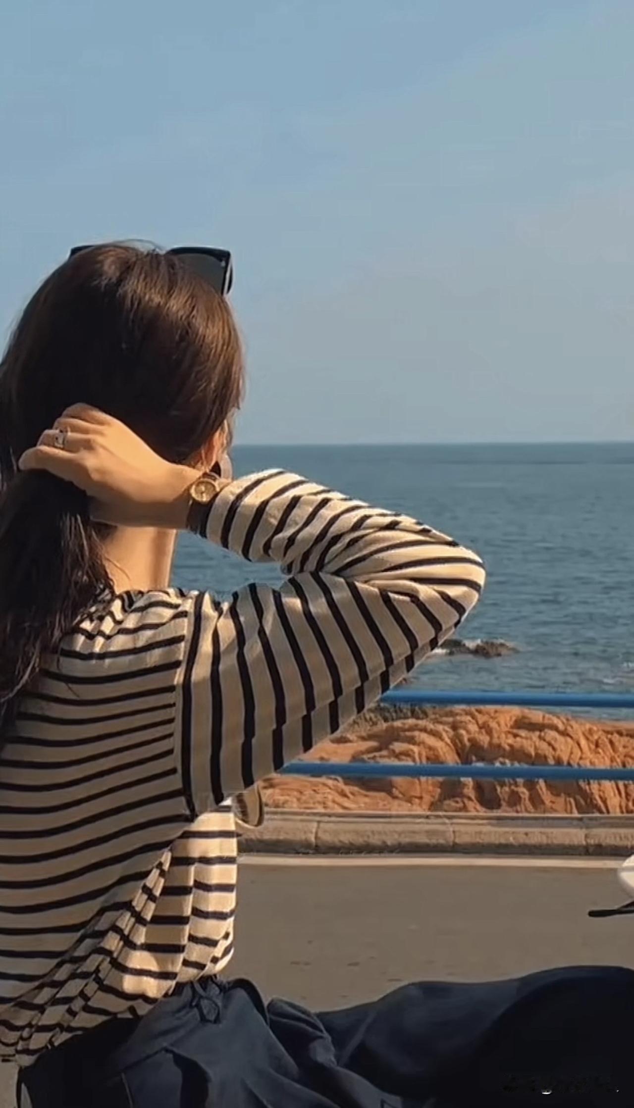 生男孩的家庭，从小对儿子好一点。大多数男孩没有女孩成长快，从小没有女孩聪明伶