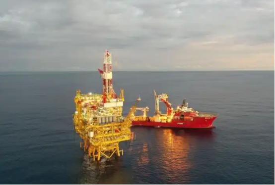 南海有大量的石油资源，为什么中国不开采？其实原因很简单，越南已经在那里开采了，如