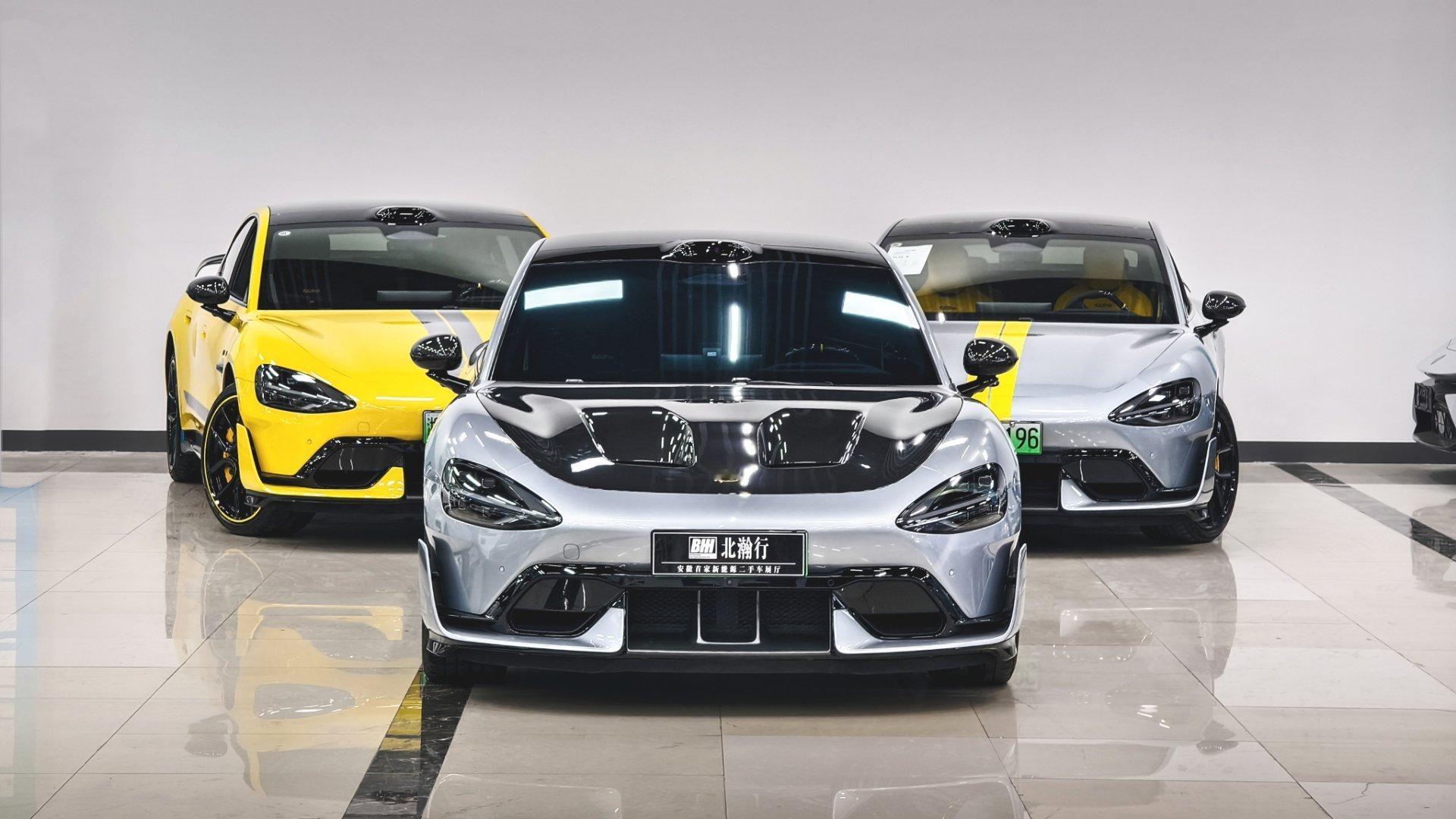 挖孔ultra卖了没想到怎么还这么贵。。比不挖孔的贵太多了