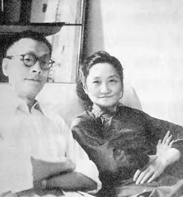 晚年时，陆小曼和翁瑞午生活很拮据，为了生存