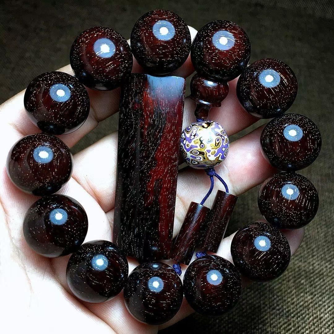 如何挑选高端奢侈品级别的红木家具，经验告诉你就4个字，宁缺毋滥挑选高端的红木