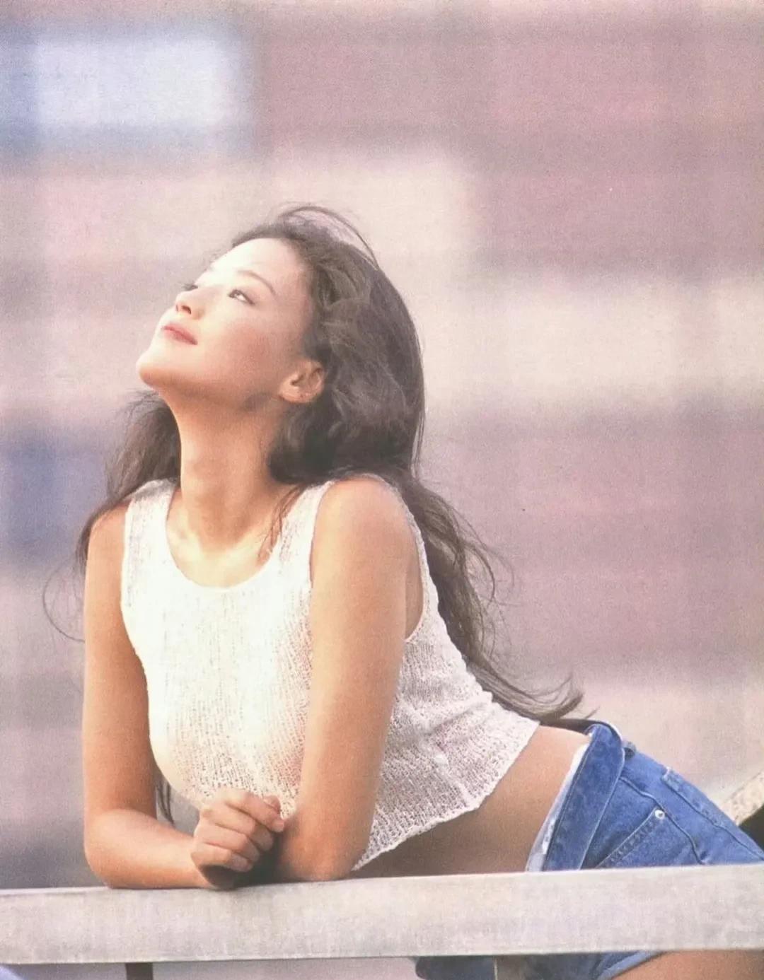 舒淇算是我佩服的女明星的其中之一大方说出“脱就能出名啊”毫不避讳自己的曾经