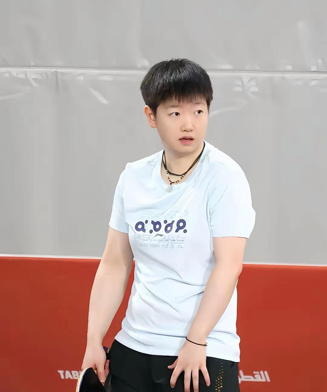 实话实说孙颖莎这个人我真的猜不透她你说她赢那么多奖金，又那么抠，啥也不买，