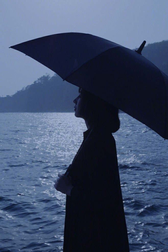 人必须争气和强大，才不会被欺负；也必须谦逊和慈悲，才不会欺负别人。——张小娴