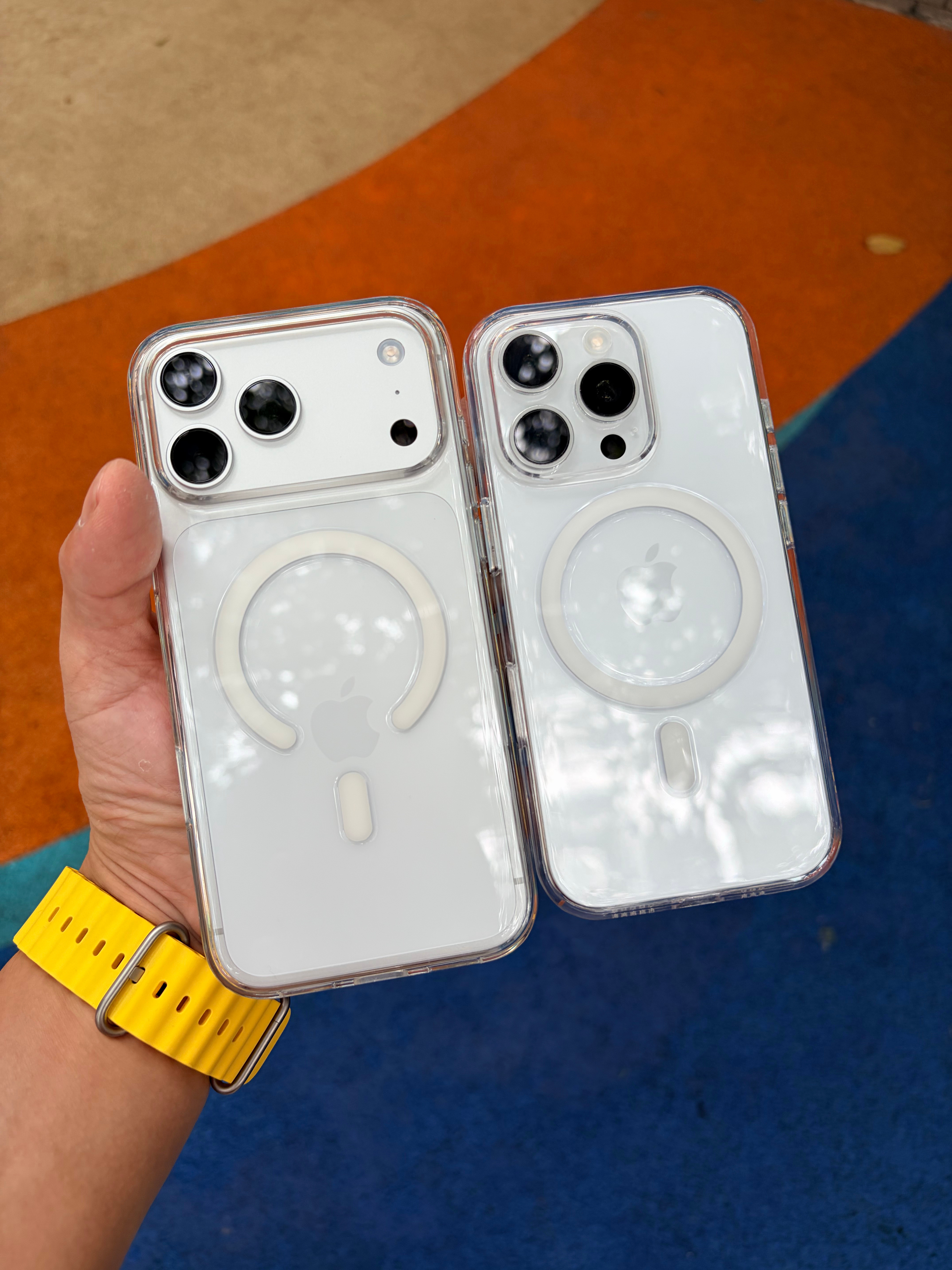 iPhone17ProMax银色🆚iPhone16Pro白色