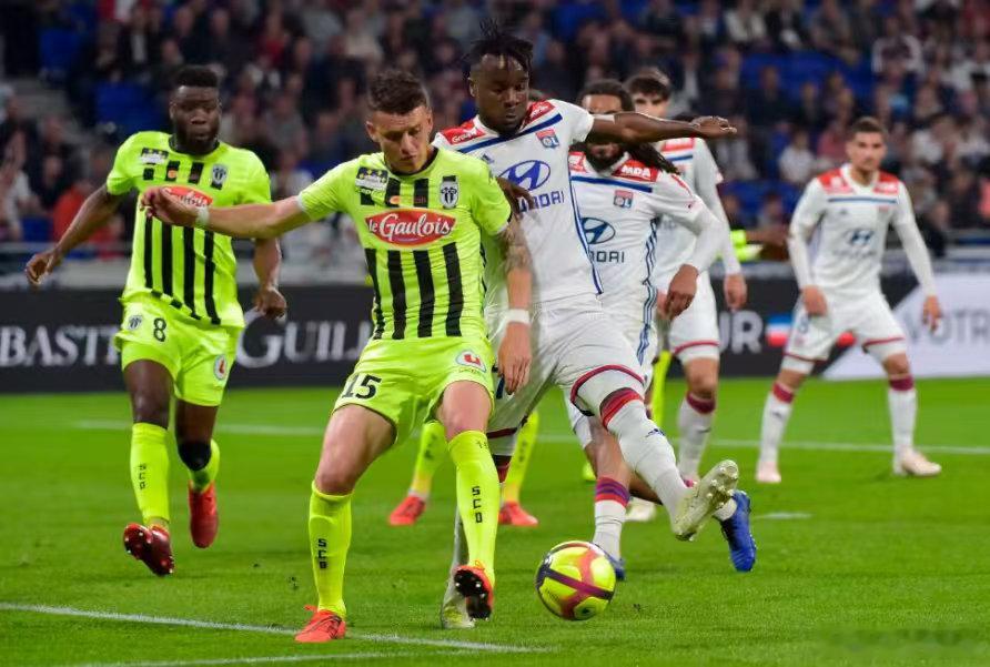 011法甲斯特拉斯堡(7)vs朗斯(2)胜负看好：负/让平(+1)