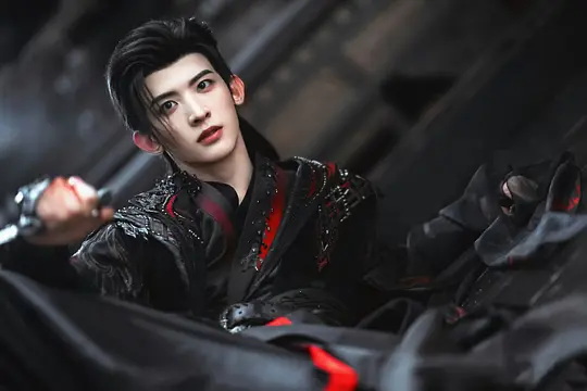 我很喜欢《暗河传》！可以是演员、演技；可以是打戏、特效，最感动的是滲入感！