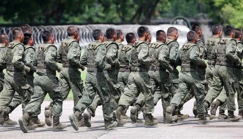 破防了！赖清德用重刑逼民众为“台独”卖命，规定台湾军人若“躺平降敌”可重判10年