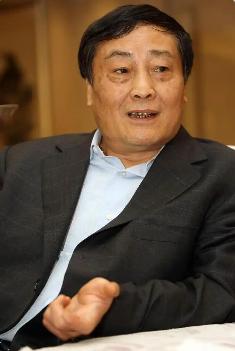 宗庆后三拒首富头衔！一瓶水卖到非洲部落，70岁老总还在坐经济舱。1991年，46