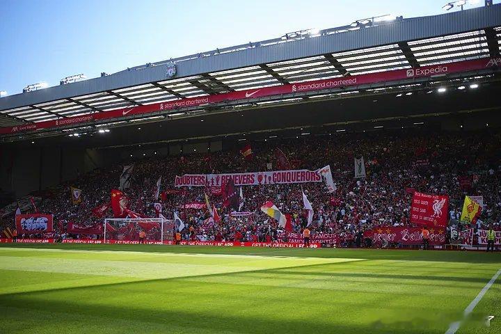 范迪克敦促利物浦高层不要忽视球迷对计划中票价上涨日益增长的不满：“我认为球迷是俱