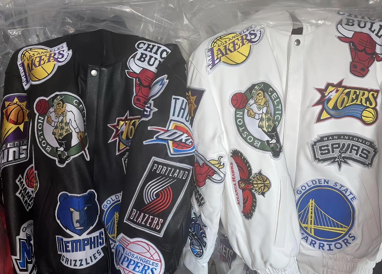 48小时，价格翻三倍。这不是球票，是一件皮衣。马思唯和Asen的联名NBA皮