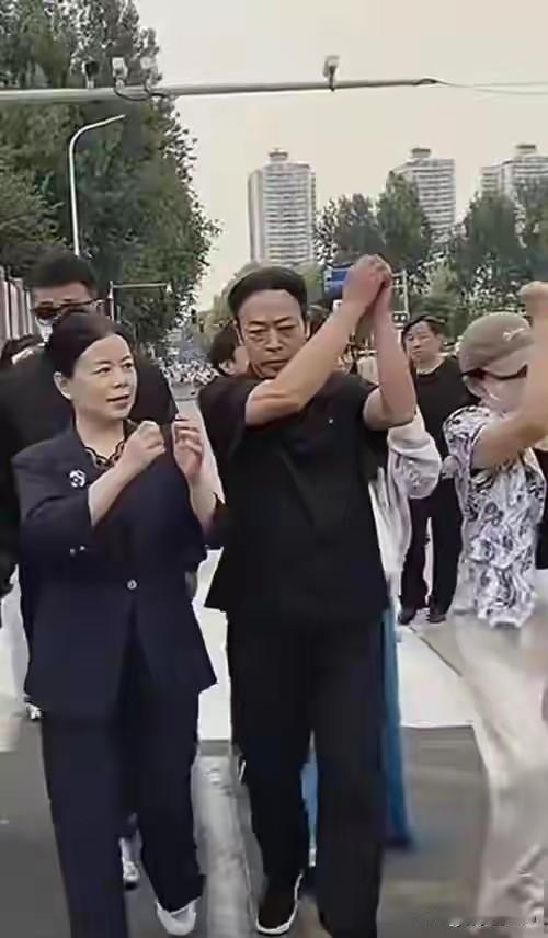 许敏望眼欲穿，盼了三年，626终于落锤，许敏没有等来她期待的结果。郭杜熊得到