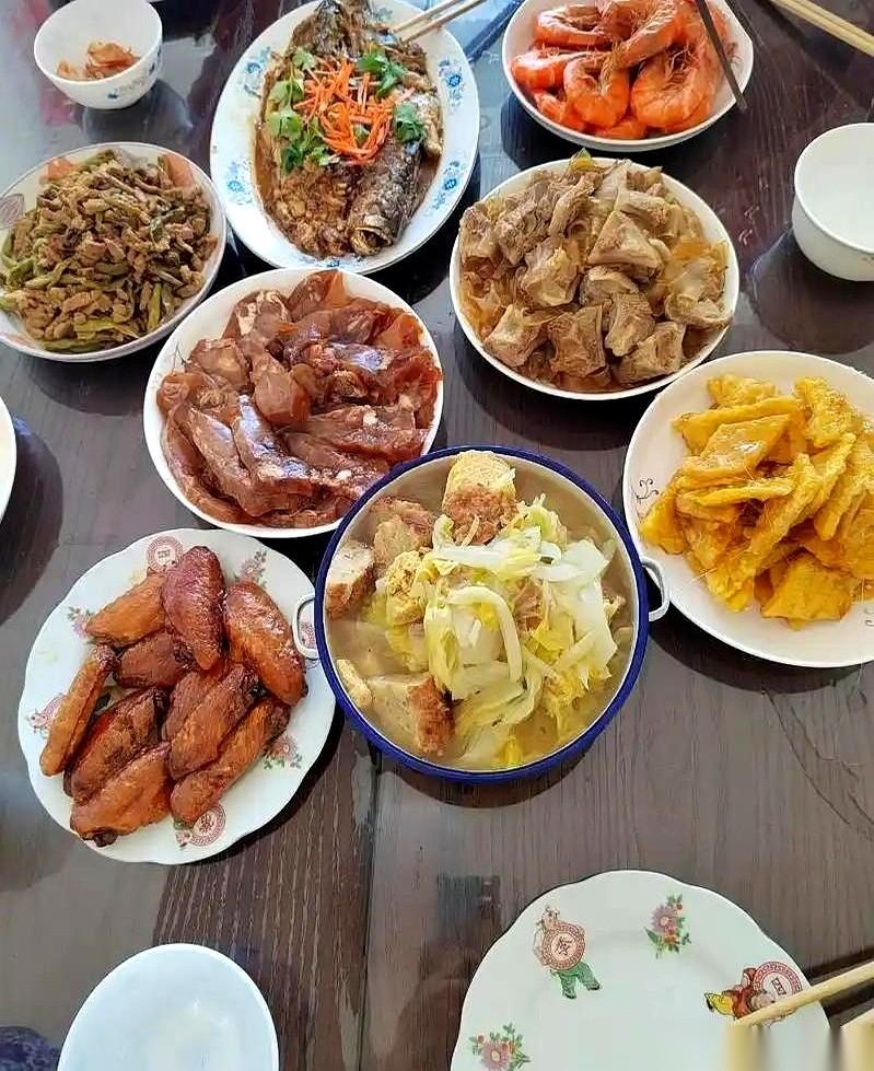 7年了。我那5万块钱，就像人间蒸发了一样。但我那表弟，那个借钱的人，去年提了