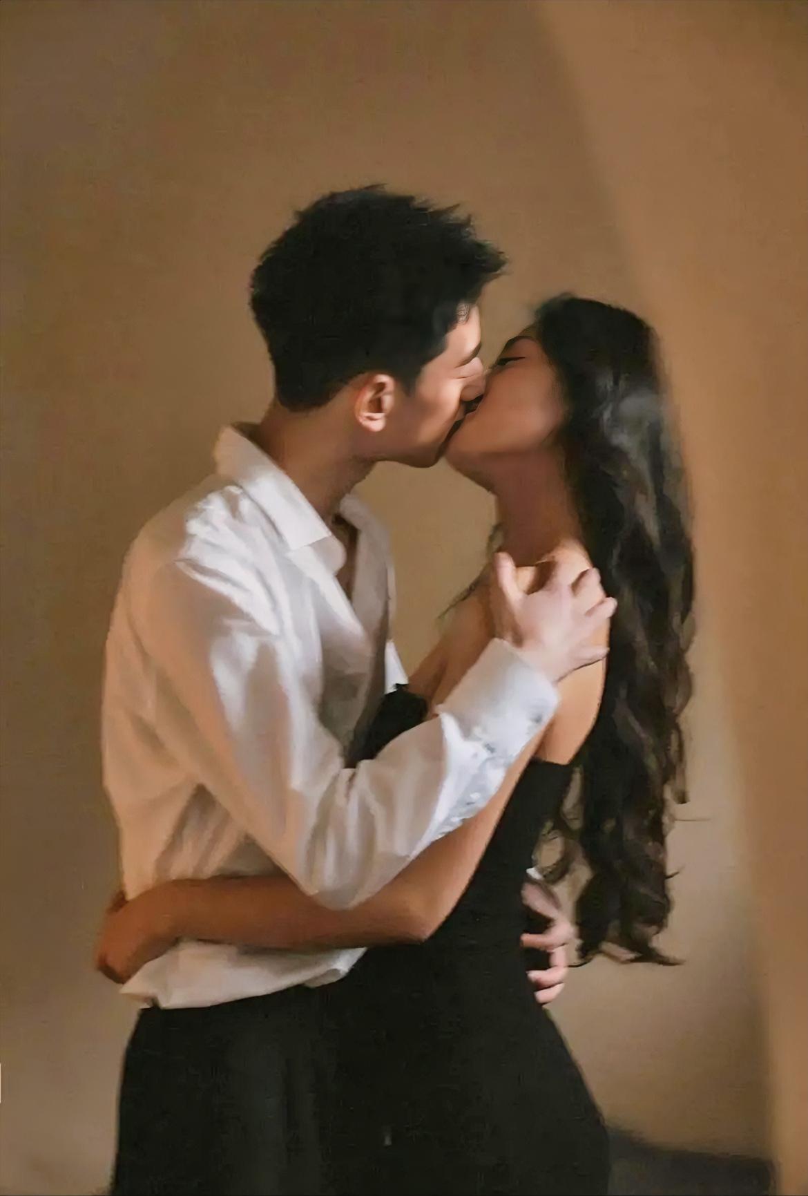结婚的标准是什么？就是找个你能够亲得下去嘴的。看起来好像很简单，谈恋爱都得亲