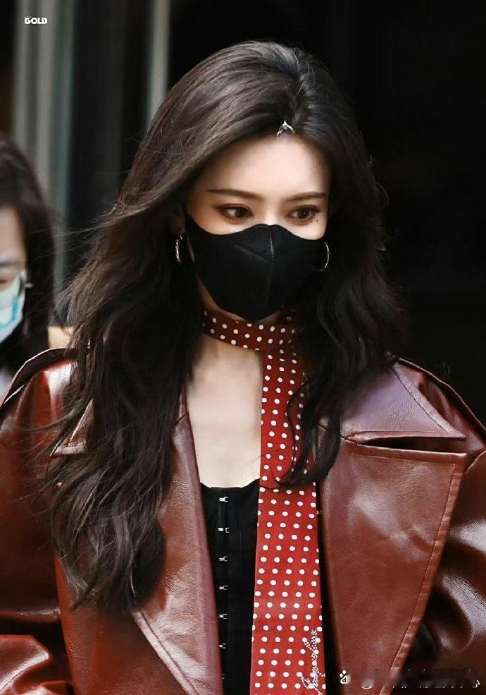 孟子义你好星期六录制最新路透，真的很漂亮，大家看看如何？​​​