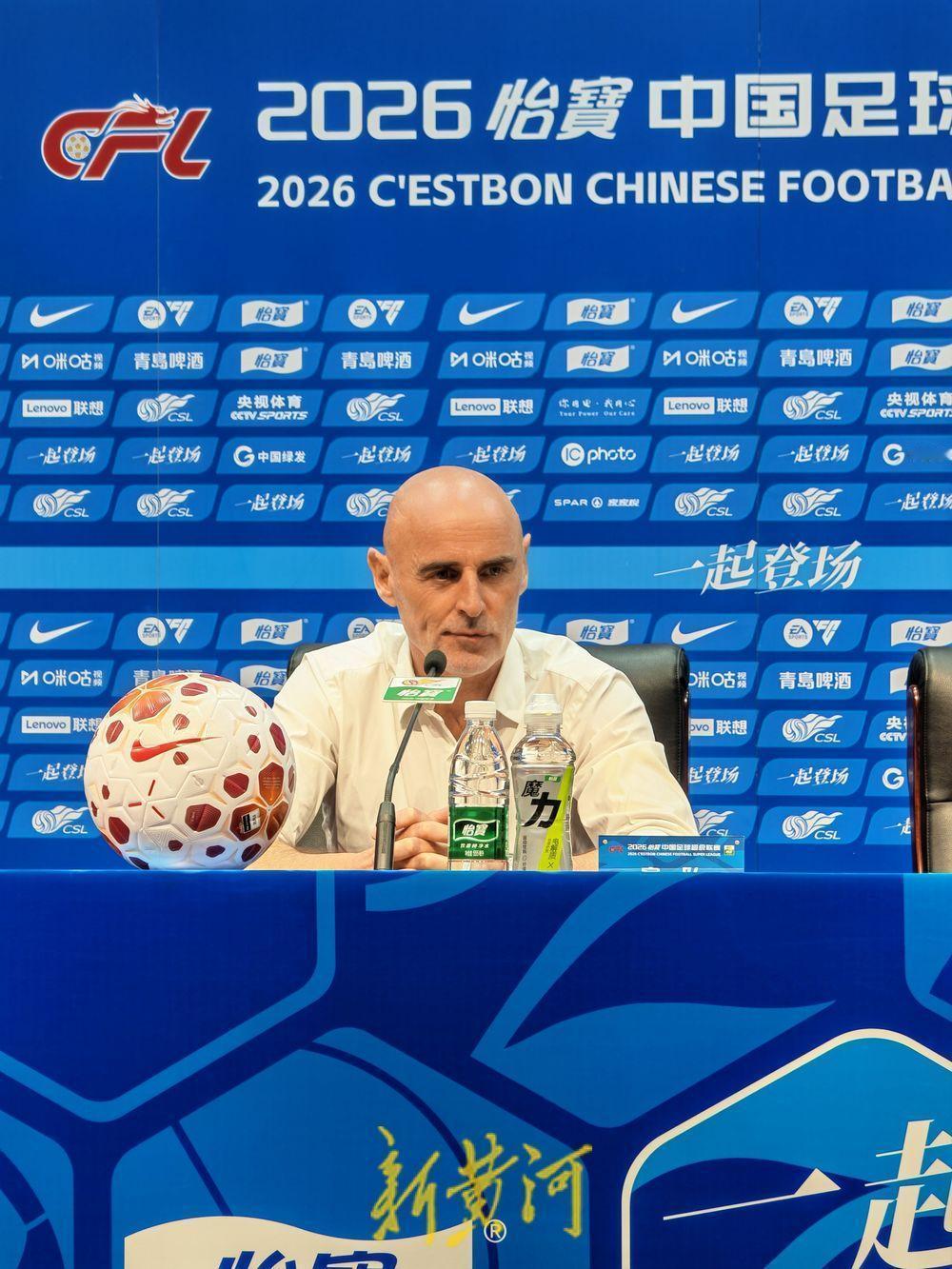 申花球迷相信海港本轮可以在主场阻击重庆铜梁龙，击败对手！这样申花本轮赢下海牛后，