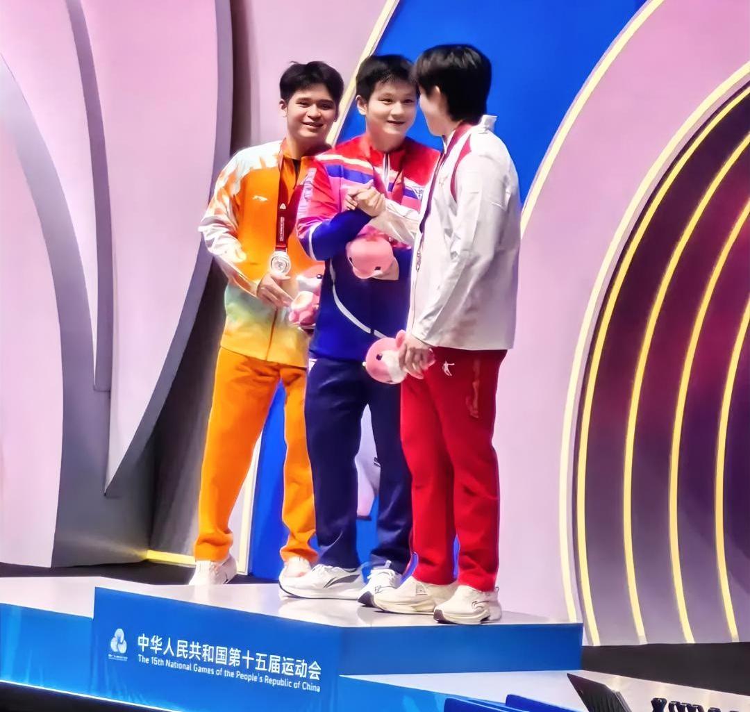 让这哥仨一起去洛杉矶奥运会吧，我想没人会反对，这才是最强国乒“天团”！第十五