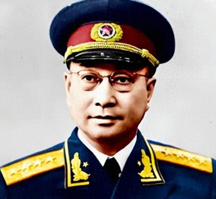 陈赓大将心中唯独害怕一人，却最敬佩另外两人，他们分别是谁呢？1916年初夏，洞