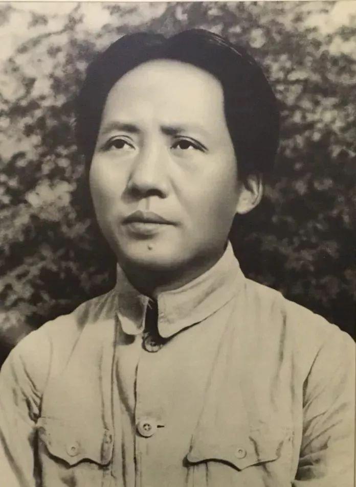 红军长征后到延安，吃住确实是大问题。1935年中央红军到吴起镇后，就困在了黄土沟