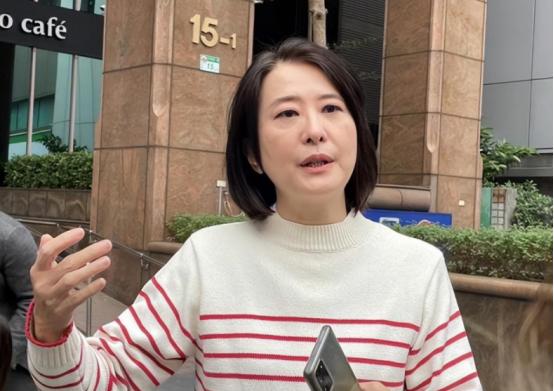 台湾知名民意代表王鸿薇节目聊大陆，张口闭口全喊“中国”引网友吵翻，这称呼到底犯不