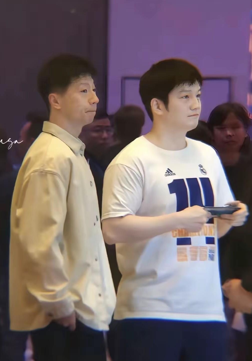 马龙和樊振东二选一你选谁？不知道为什么看到马龙和樊振东站在一起的照片，还是喜欢樊