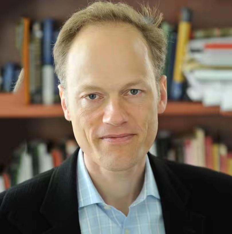 亲自赶赴中国考察后，美国学者再次抛出惊人言论，振聋发聩！美国那边有个大人物，