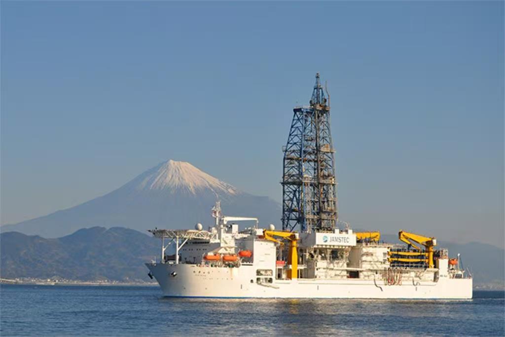 第一次石油危机成就了日本汽车，今天如果算第四次，大概率会成就新能源汽车！197