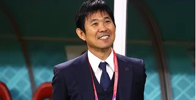 日本男足主帅森保一再也不敢吹牛了吧！在今天结束的一场国际足球友谊赛中，日本男足苦