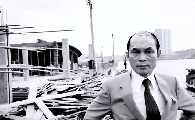 1982年，新开的白天鹅宾馆楼顶架上高射炮，霍英东无奈之下找廖承志帮忙，叶帅得知