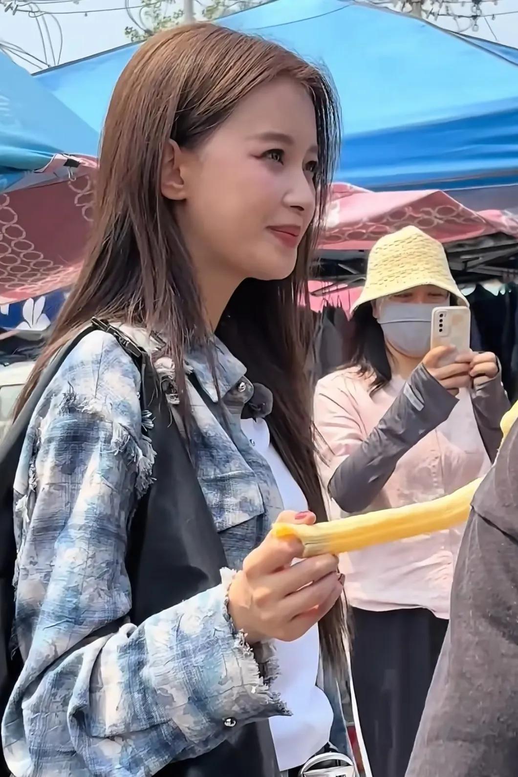 北京沙河赶大集偶遇女明星孙怡了明星和普通人真的有壁原相机打开随便拍都是无死角