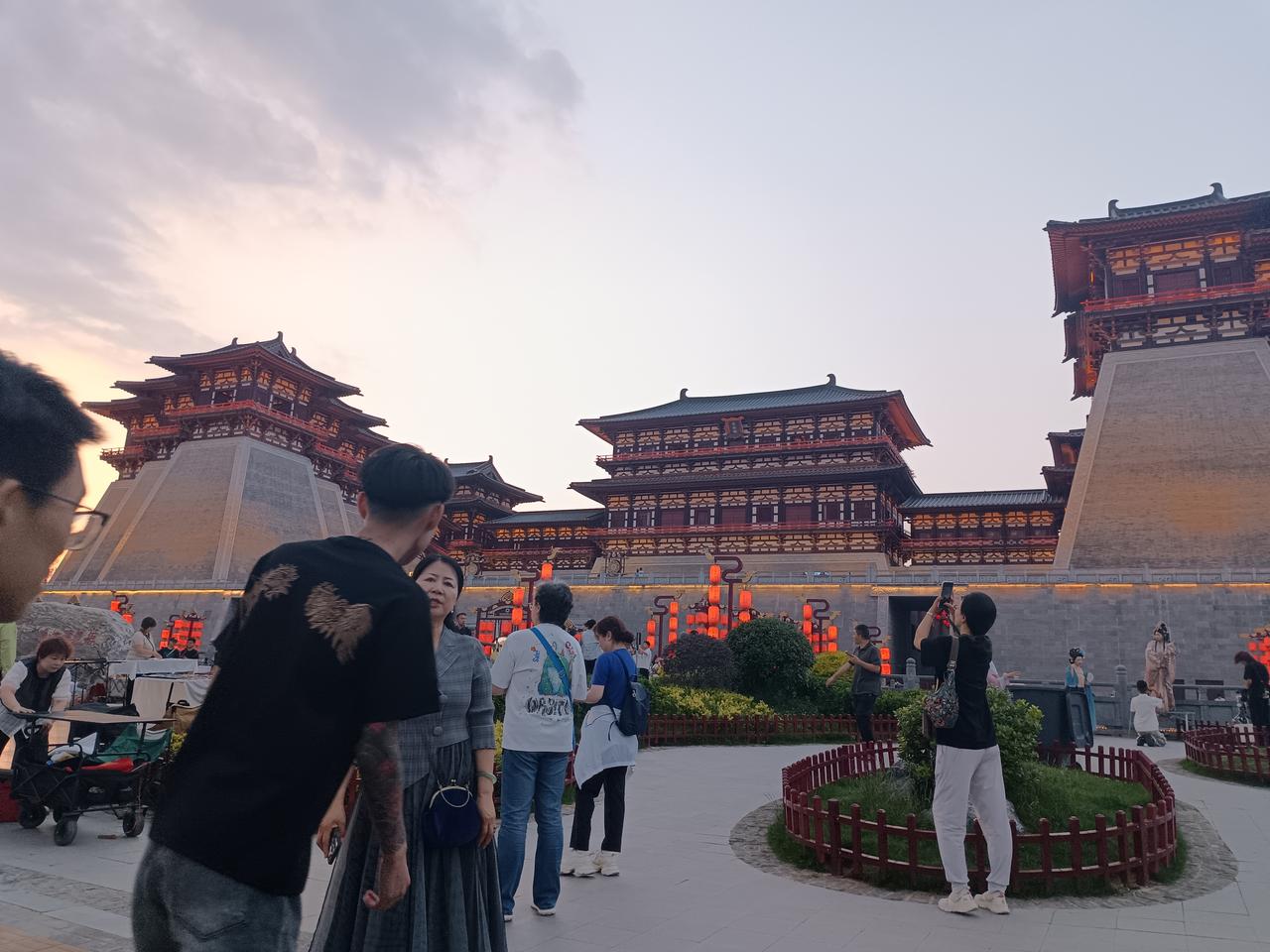 周四为什么突然跳水？美债加息预期影响英伟达财报利好兑现影响美伊战事余波影响