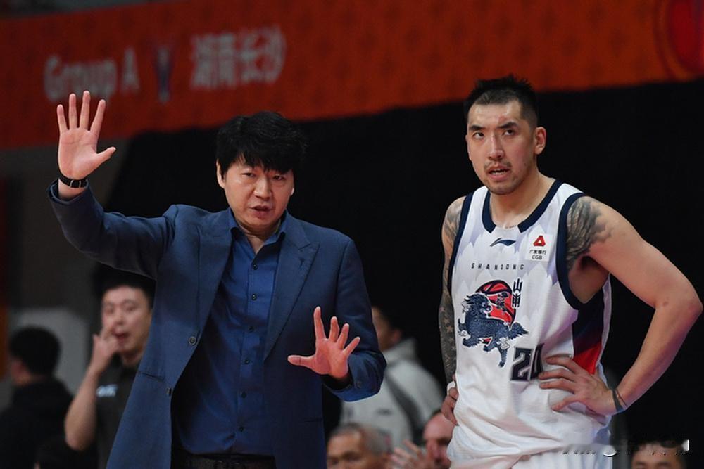 力战北京男篮，山东队打出三大反常现象：第一反常，邱彪邀控指挥比现场指挥更好！