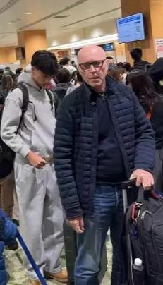 “派包机！必须派包机来接我们！”听听这声嘶力竭的呐喊，来自刚刚还在北海道朋友圈摄