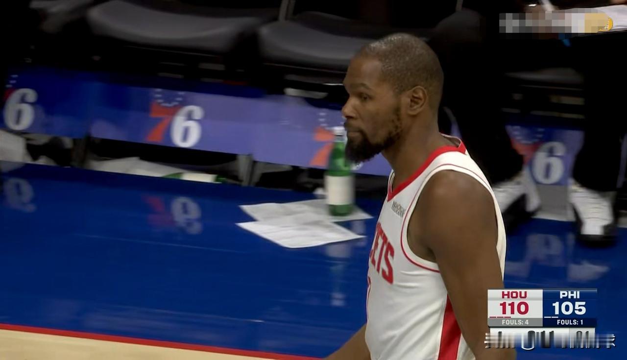 火箭队记LachardBinkley真是太心疼杜兰特了！在今天火箭客场以122