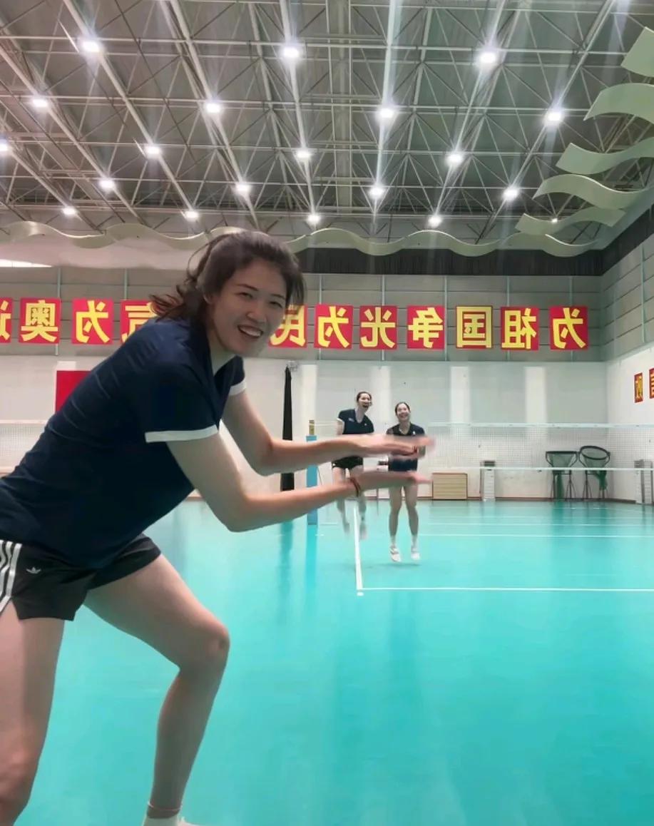 李盈莹伤愈归来，中国女排世锦赛有盼头中国女排折戟世联赛总决赛之后，回归国内卧薪