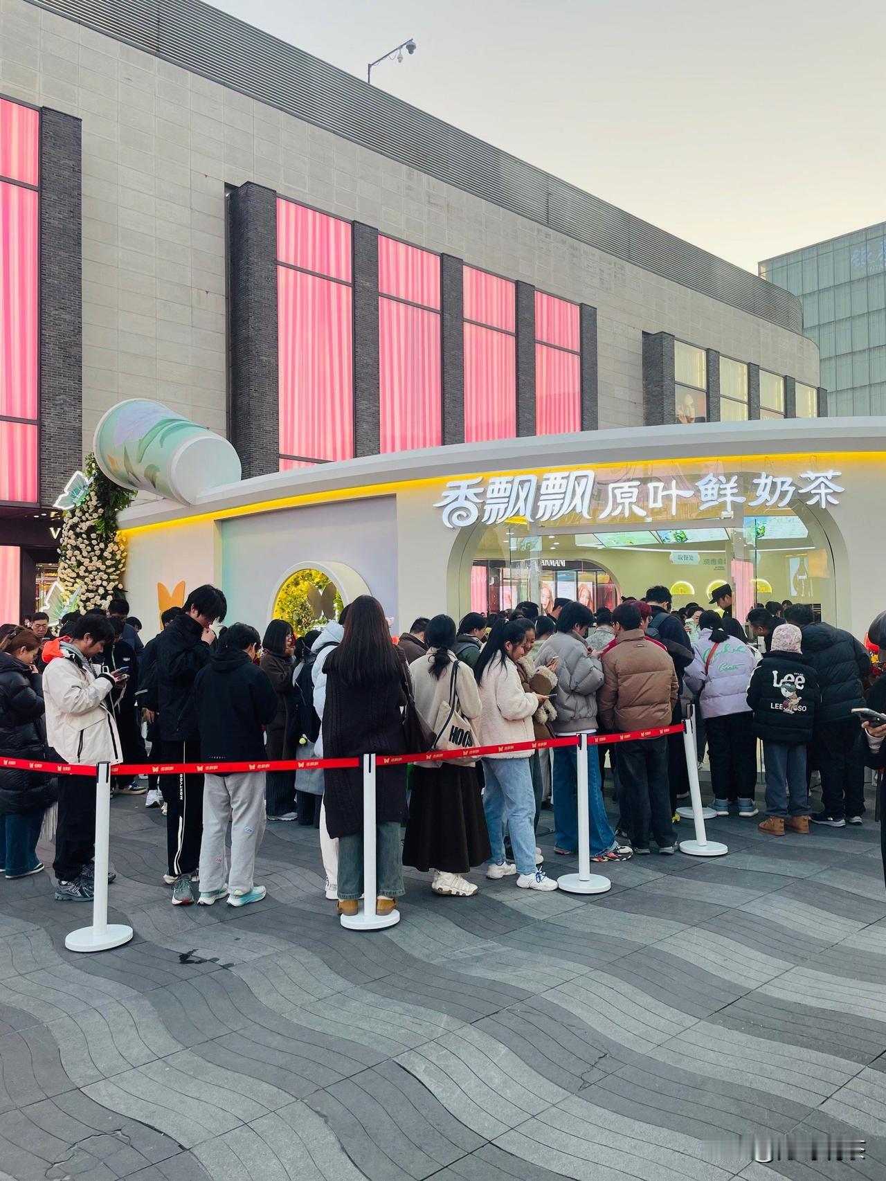 年轻人只爱奶茶？普洱茶若只靠“老气横秋”，才是真的没出路最近刷朋友圈，看到一