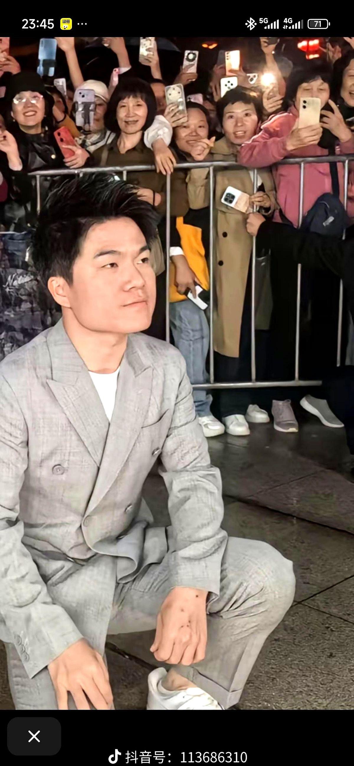 董宇辉这人，还真有点东西。从新东方老师到直播带货，再到自己当老板，这一路走得