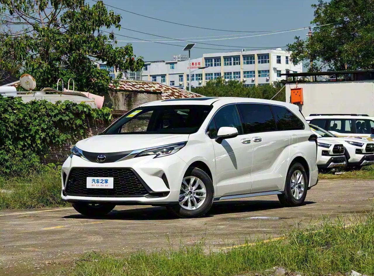 2026款格瑞维亚：混动与空间的实用主义表达2025年10月18日，一汽丰田