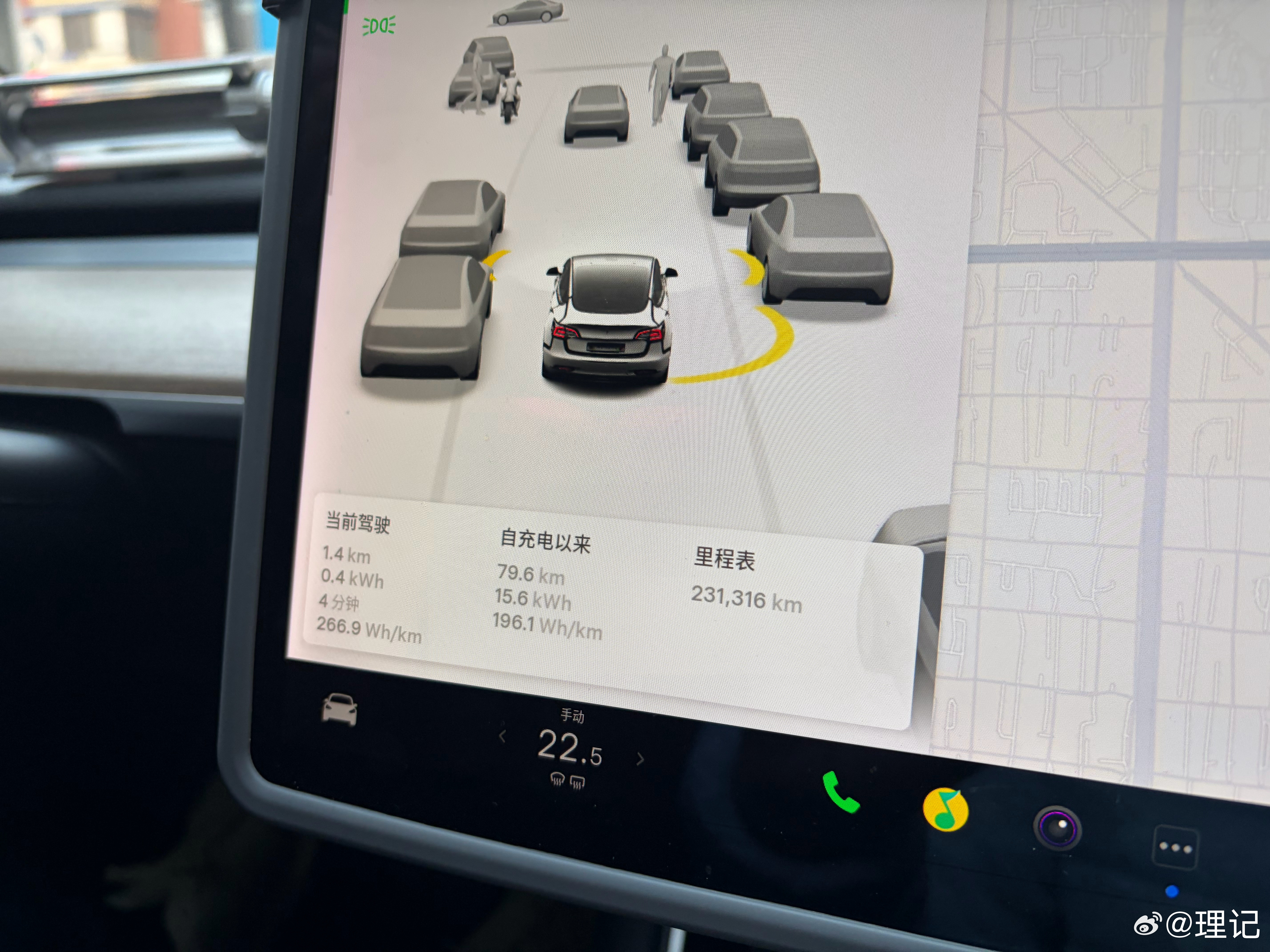 我的特斯拉2020款model3特斯拉长续航，开23万公里了。没换过刹车片，轮胎