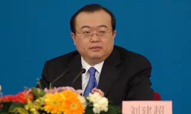 中国3个月不买美国油，特朗普急到放软身段！中美博弈主动权易主中美是