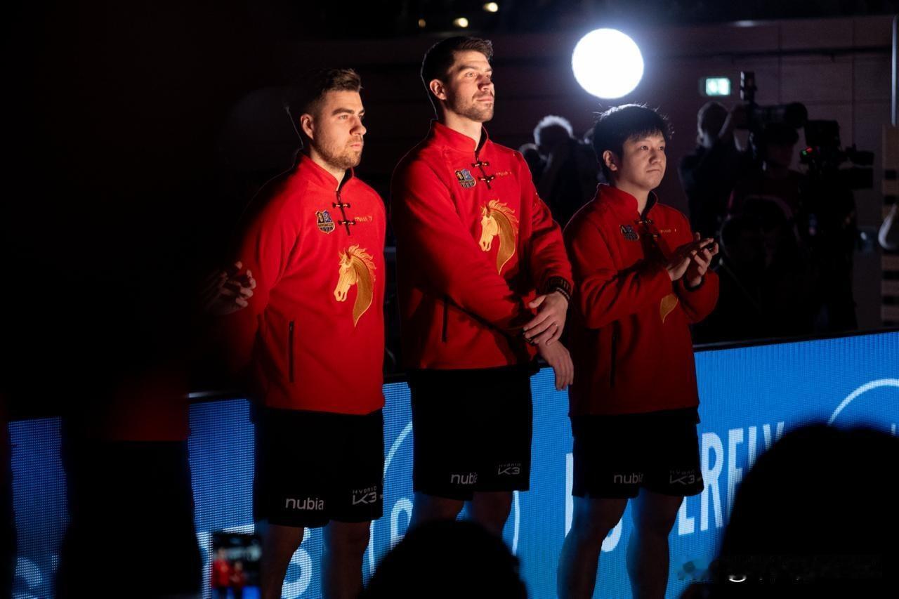 2月16日，小弗队长更新动态，并配文“Team!Wekeepgoing”。